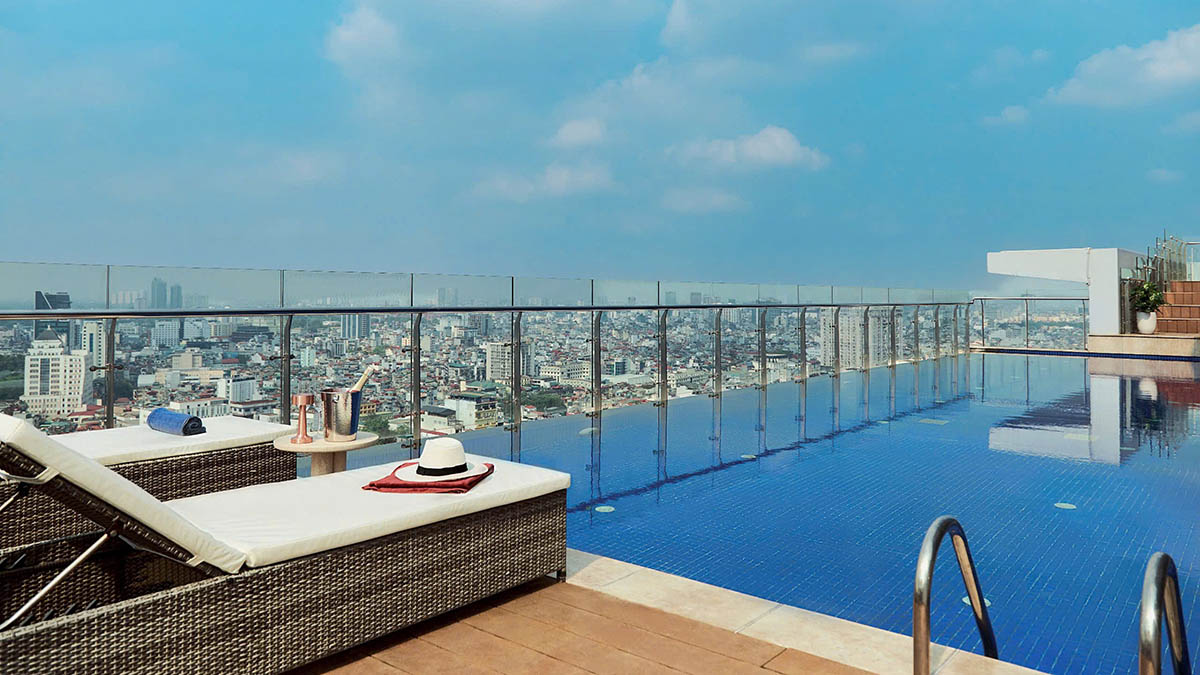 Bể bơi trên tầng mái The Nelson Private Residences