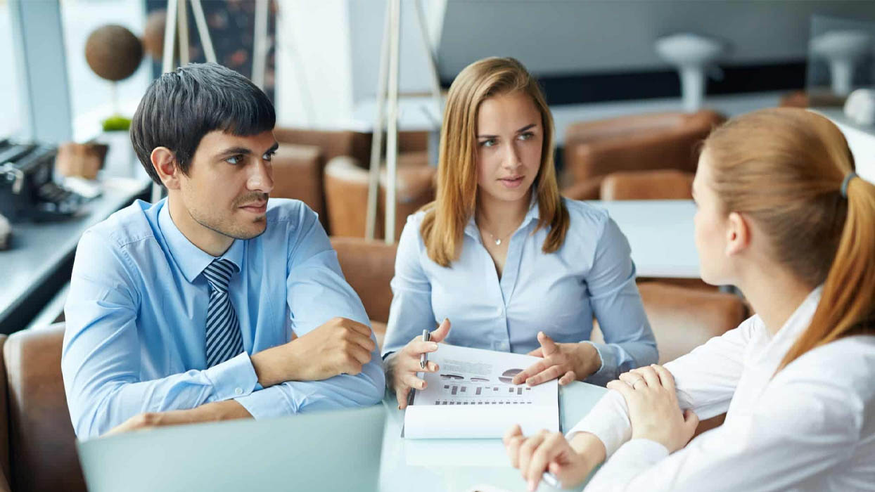 Chuyên gia bất động sản là những người có kiến thức chuyên sâu và kinh nghiệm thực chiến trong ngành
