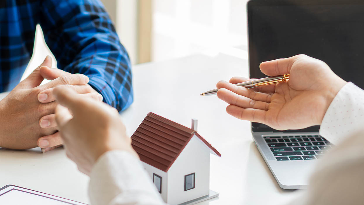 "Có sẵn" tức là nhà ở đã được nghiệm thu và đưa vào sử dụng