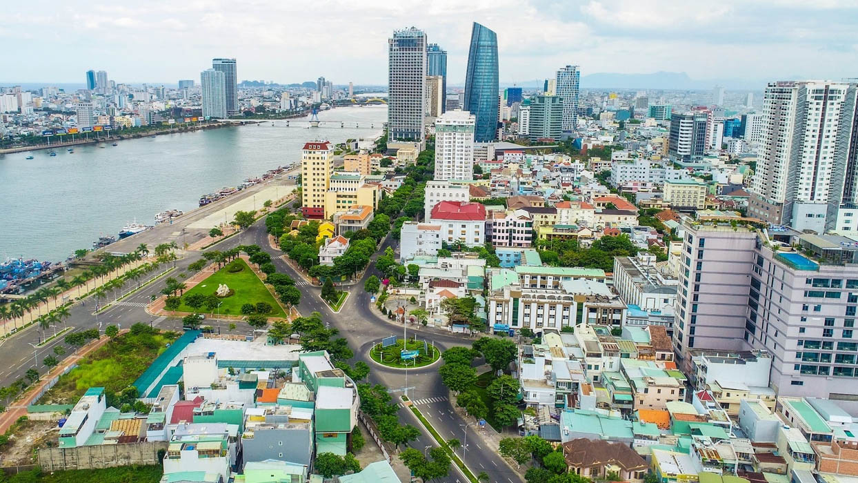 Địa ốc là đất đai cùng toàn bộ công trình gắn liền vĩnh viễn với đất