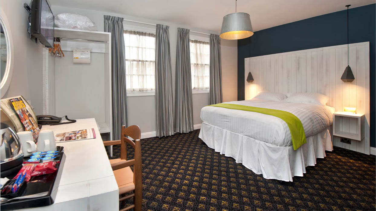 Hometel là từ ghép của "home" và "hotel"