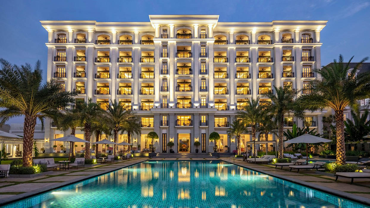 Hotel (khách sạn) là cơ sở lưu trú thương mại chuyên nghiệp