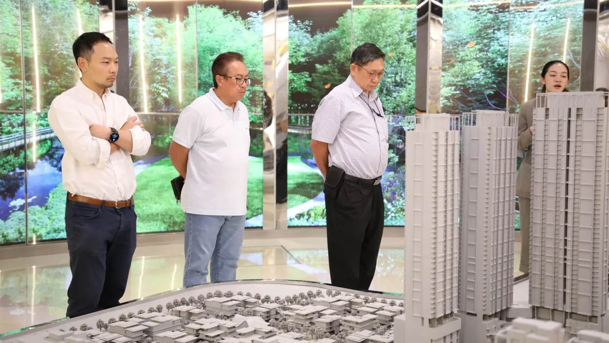 Kỹ năng giao tiếp quyết định thành công của môi giới vì nó là công cụ duy nhất giúp bạn xây dựng mối quan hệ và niềm tin với khách hàng
