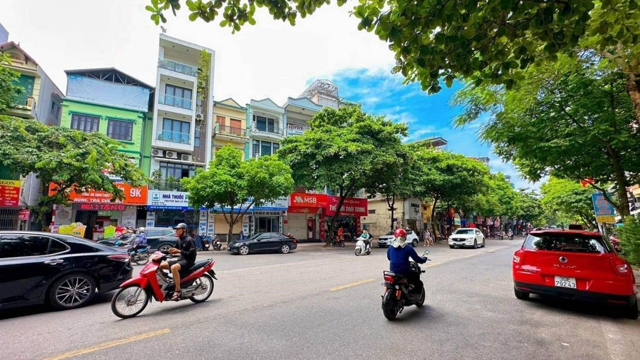 Nhà mặt phố nằm trong khu vực có mật độ dân cư và lưu lượng giao thông cao