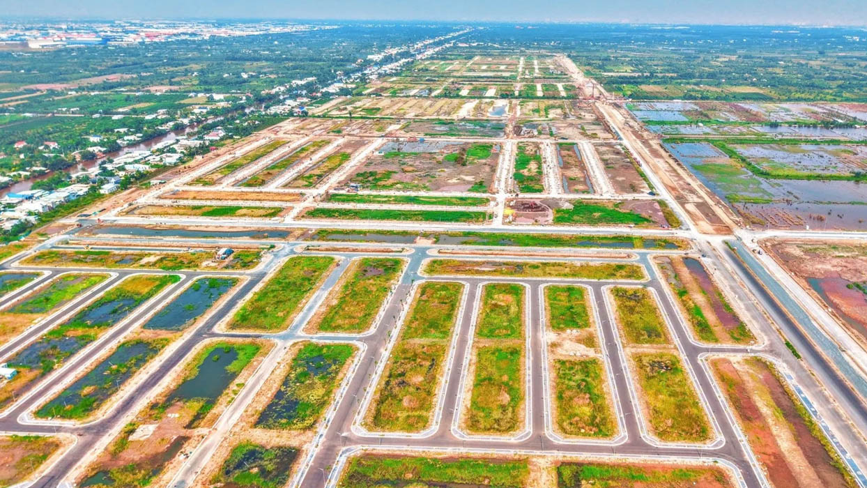 Phân lô bán nền là hình thức tách một khu đất lớn thành các lô nhỏ để chuyển nhượng quyền sử dụng đất