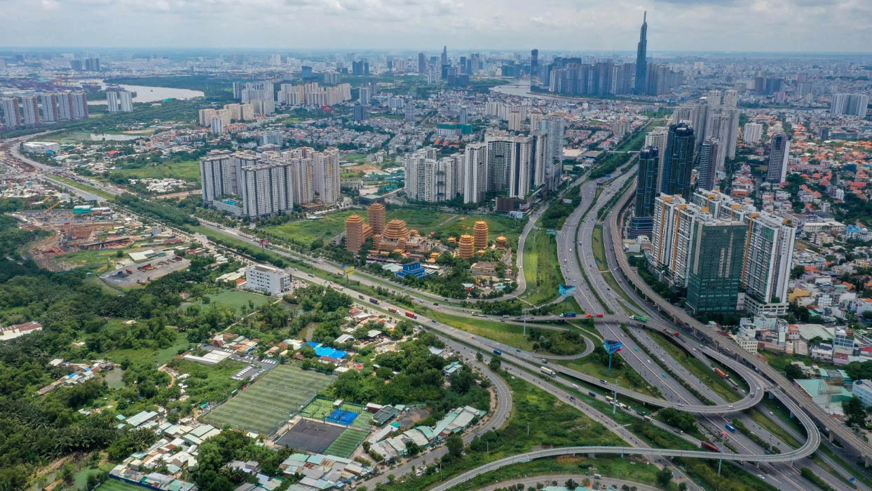 Thị trường địa ốc không vận hành theo quy luật cung-cầu đơn giản