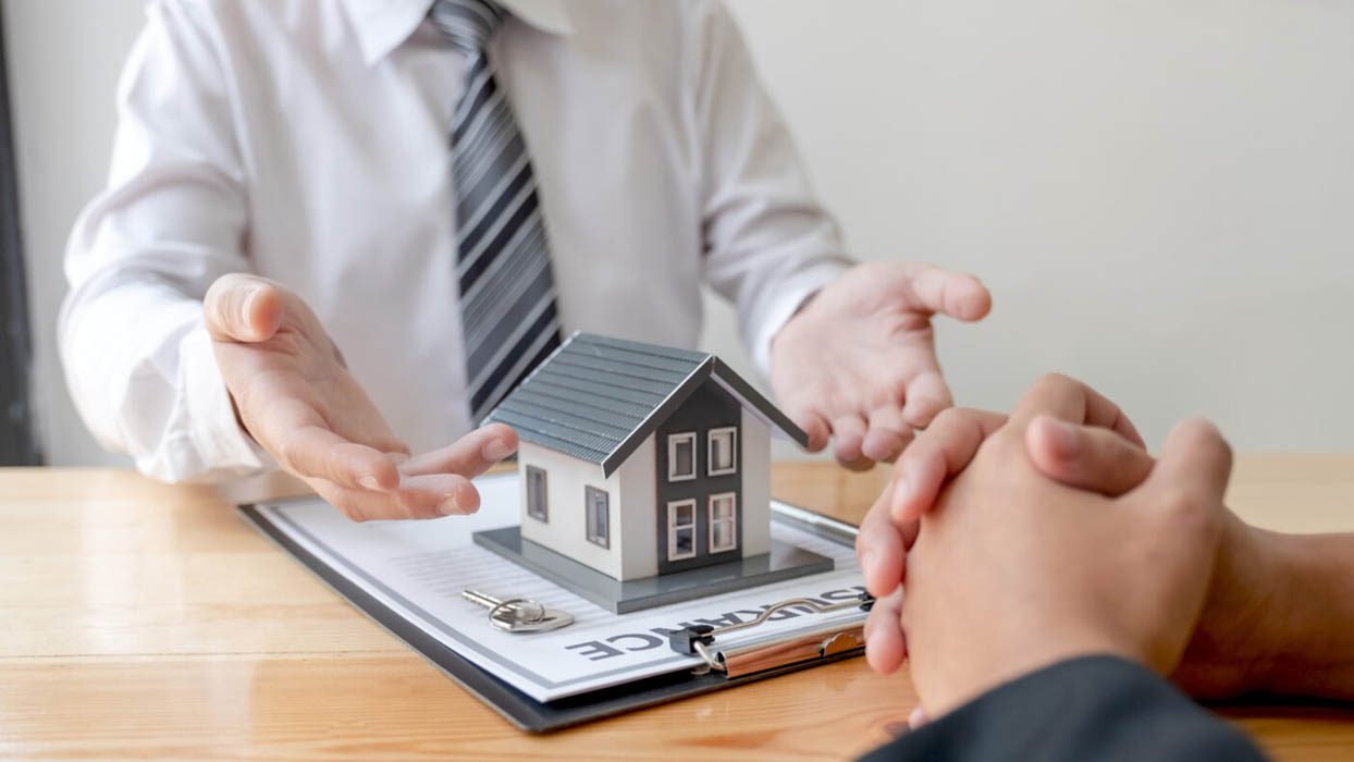 Luật Cư trú 2020 (số 68/2020/QH14, có hiệu lực từ ngày 1/7/2021) là một trong những cải cách hành chính lớn nhất trong lịch sử quản lý dân cư tại Việt Nam