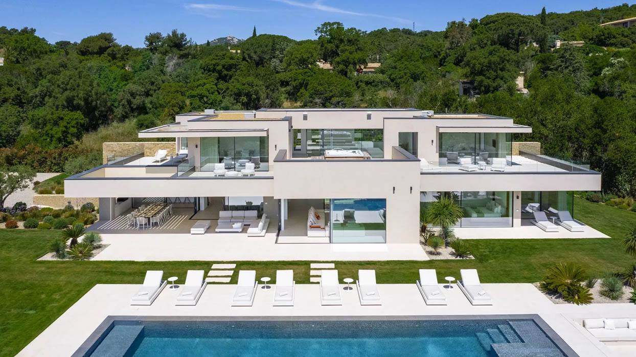 Villa sân vườn với không gian xanh và cảnh quan ngoài trời